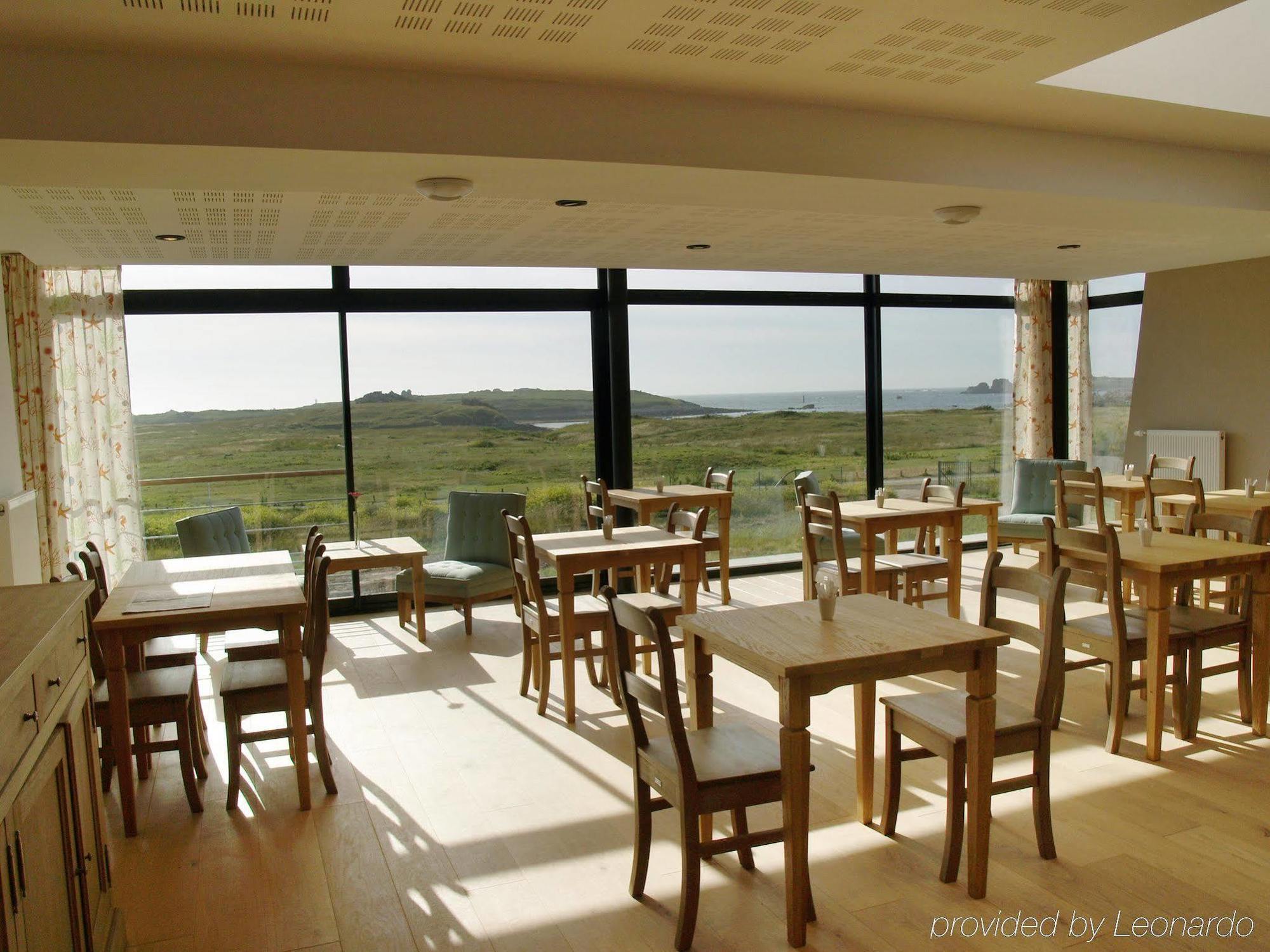 Hotel Logis Le Château De Sable 4*