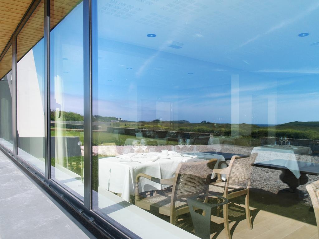 Hotel Logis Le Château De Sable 4*
