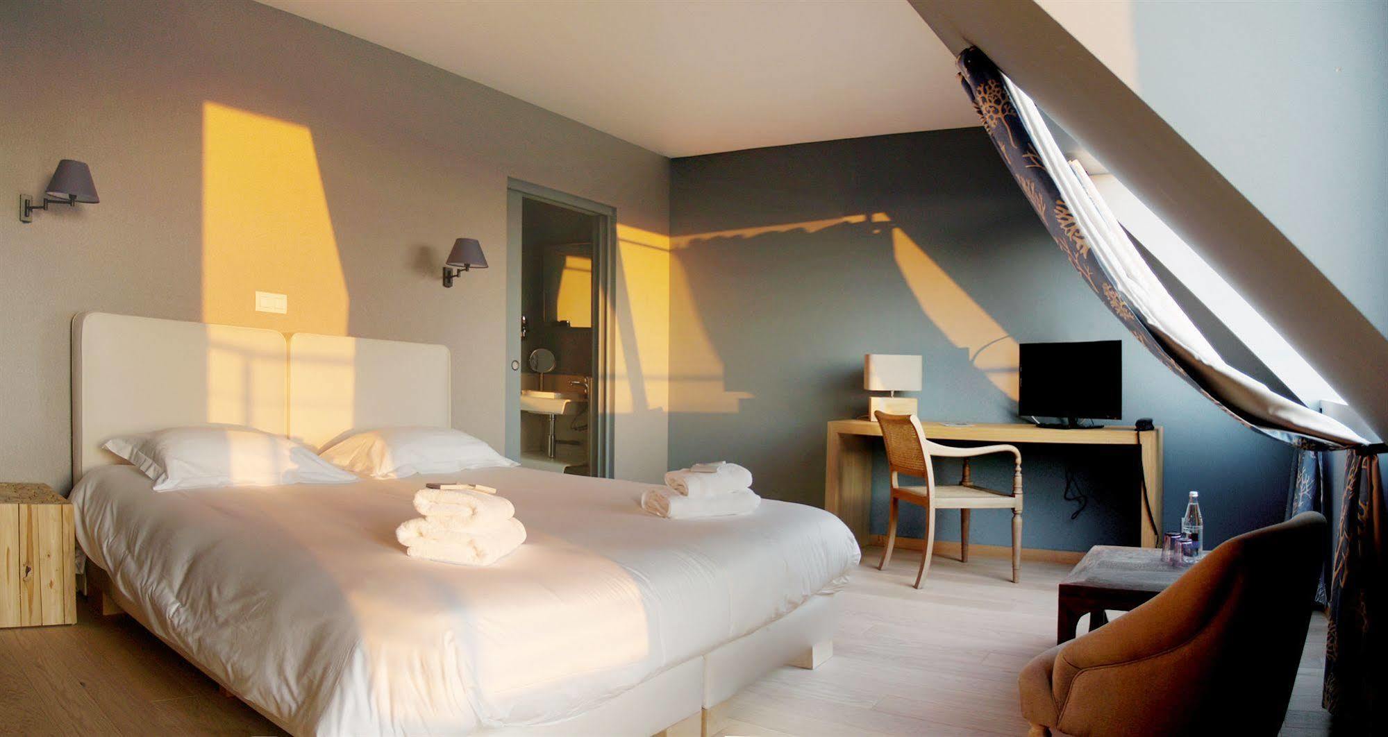 Logis Le Château De Sable Hotel